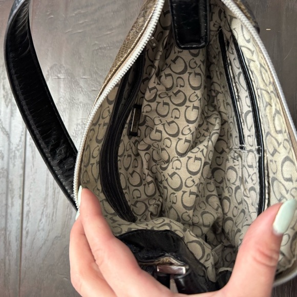 GUESS Snakeskin Embossed Shoulder Bag – Y2K Rhinestone Logo Plate - Picture 7 of 7